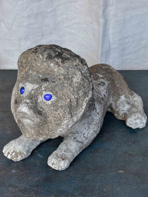 Mid-Century French garden sculpture of a lion Supply