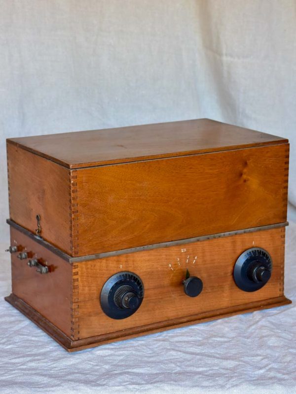 Antique French sea and air radio For Sale