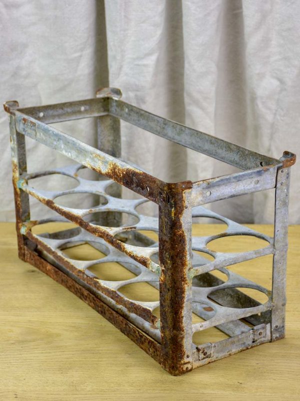 Rustic French bottle carrier - 10 bottles For Sale