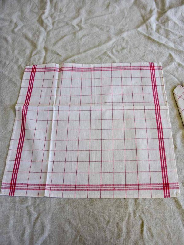 Mid century French cotton table cloth with eight matching serviettes in original box - unused 61  x 80¾  Online now