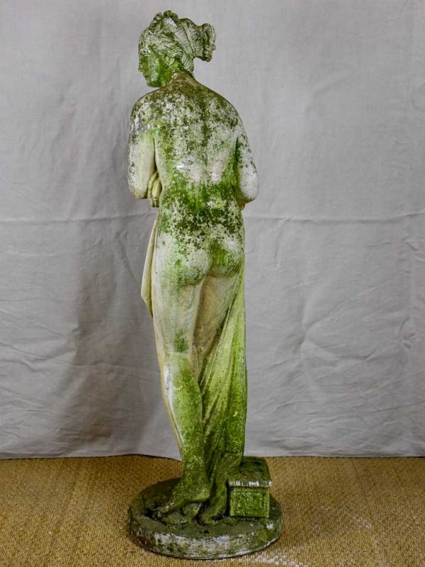 Large French garden statue of Venus - cast stone For Sale