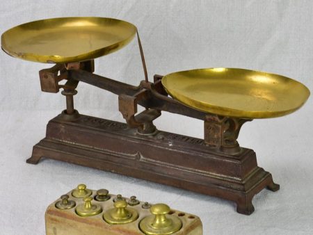 Early 20th century French kitchen scales with weights Online now