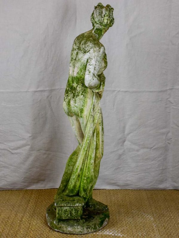 Large French garden statue of Venus - cast stone For Sale