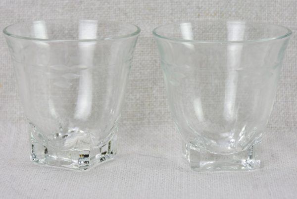 8 vintage digestif glasses with etched decoration For Sale