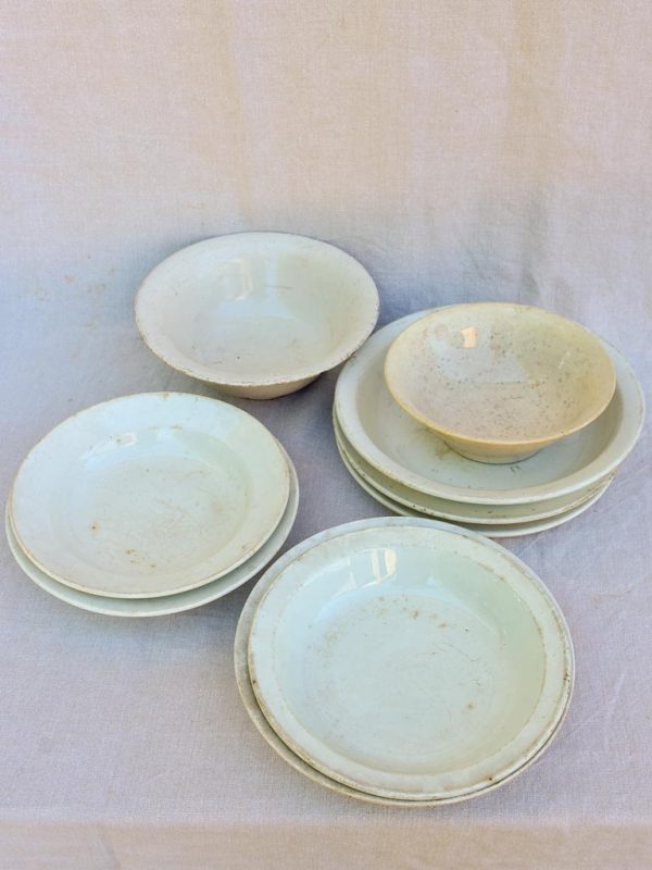 Collection of 9 stoneware bowls - 19th Century For Sale