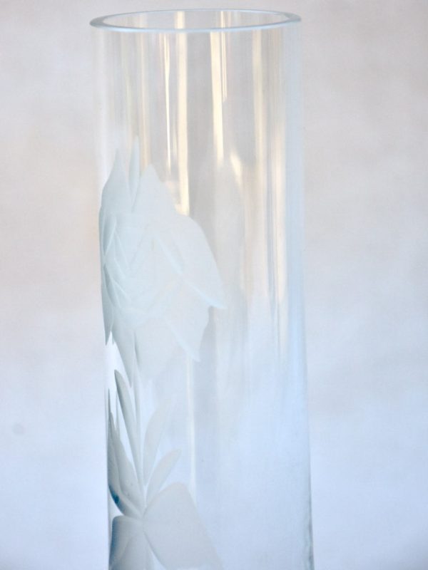 Mid-century crystal vase with engraved flower 8¼  Supply