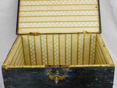 Late 19th Century French storage trunk For Discount