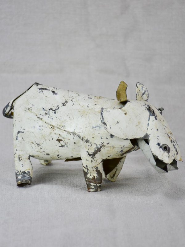 Artisan made sculpture of a hippopotamus 9¾  Fashion