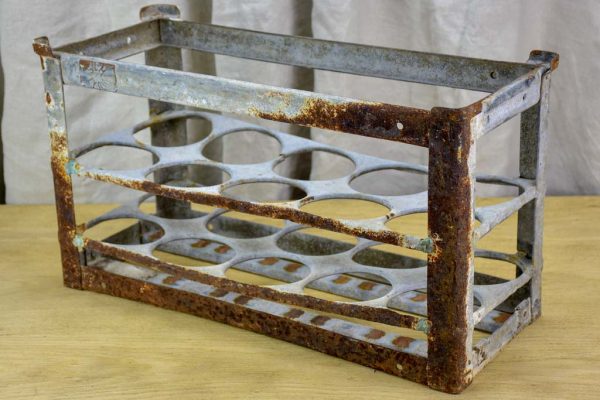 Rustic French bottle carrier - 10 bottles For Sale