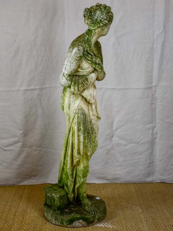 Large French garden statue of Venus - cast stone For Sale