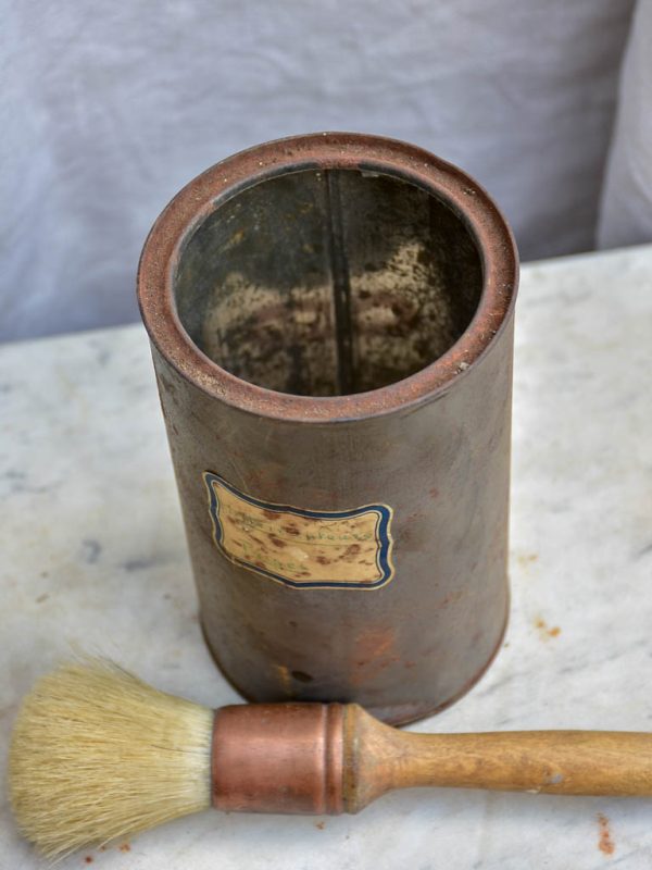 Collection of vintage paint brushes in a tin For Cheap