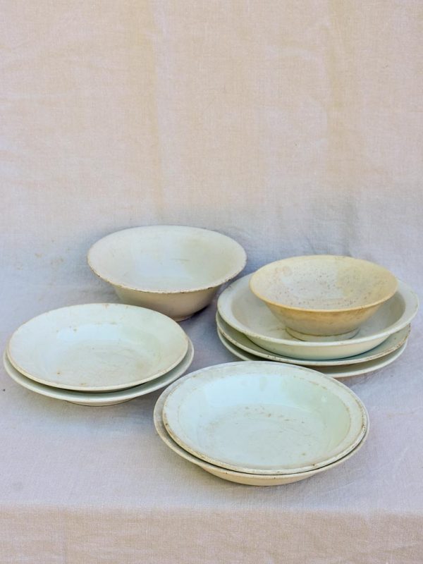 Collection of 9 stoneware bowls - 19th Century For Sale