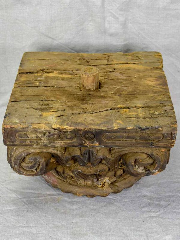 Eighteenth century salvaged column capital Supply