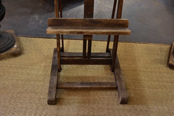 Mid-century French oak artist s easel on Sale