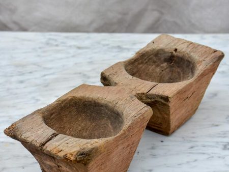 Primitive antique French salt and pepper wooden bowls For Sale