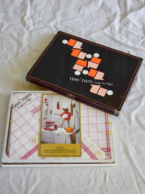 Mid century French cotton table cloth with eight matching serviettes in original box - unused 61  x 80¾  Online now