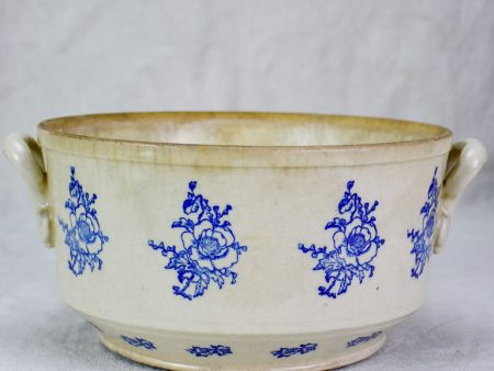 Antique Saint-Uze soup tureen with blue roses Fashion