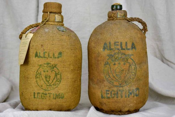 Two 19th Century Spanish wine bottles in jute Supply