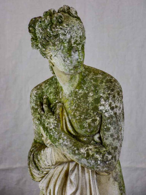 Large French garden statue of Venus - cast stone For Sale