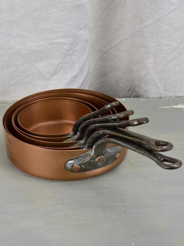 Collection of 5 antique French copper saucepans For Cheap