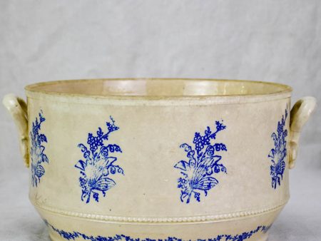 Antique Saint-Uze soup tureen with blue flowers Sale