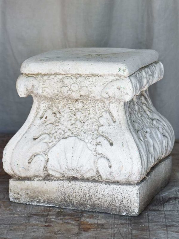 Mid-century Italian garden pedestal Online now