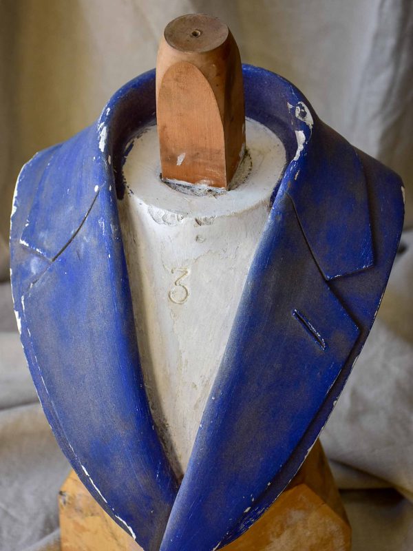 Presentation bust from a men s tie   hat shop Online