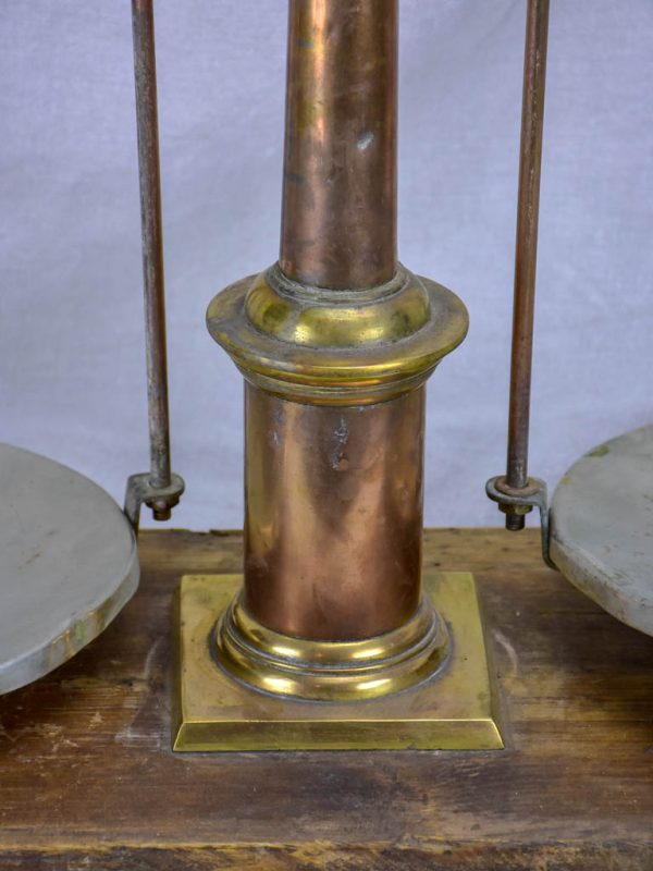 Late 19th Century French pharmacy scales - La Cave Discount